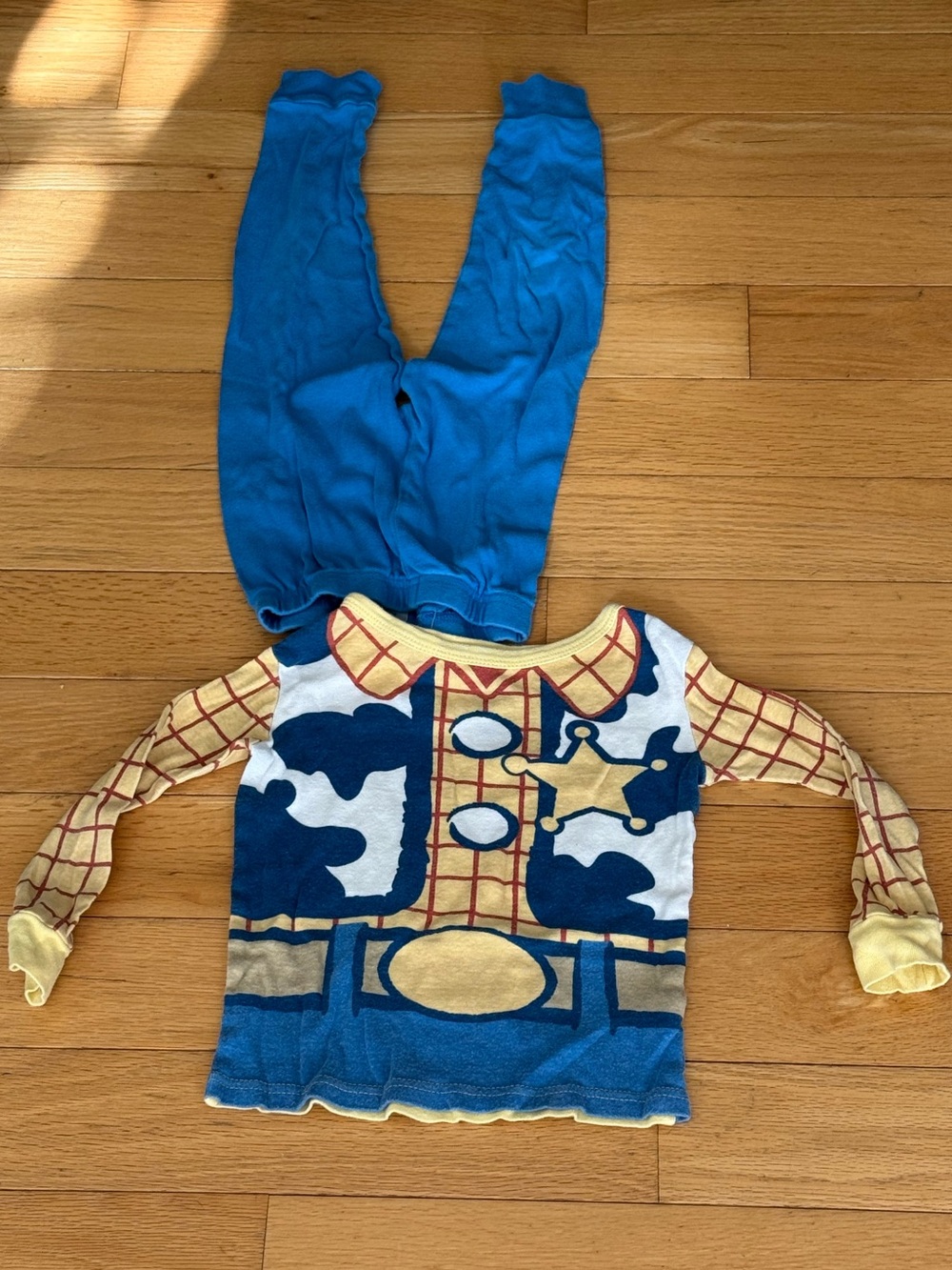 Disney Woody-Inspired Blue and Yellow Cowboy Pajama Set Size 4T